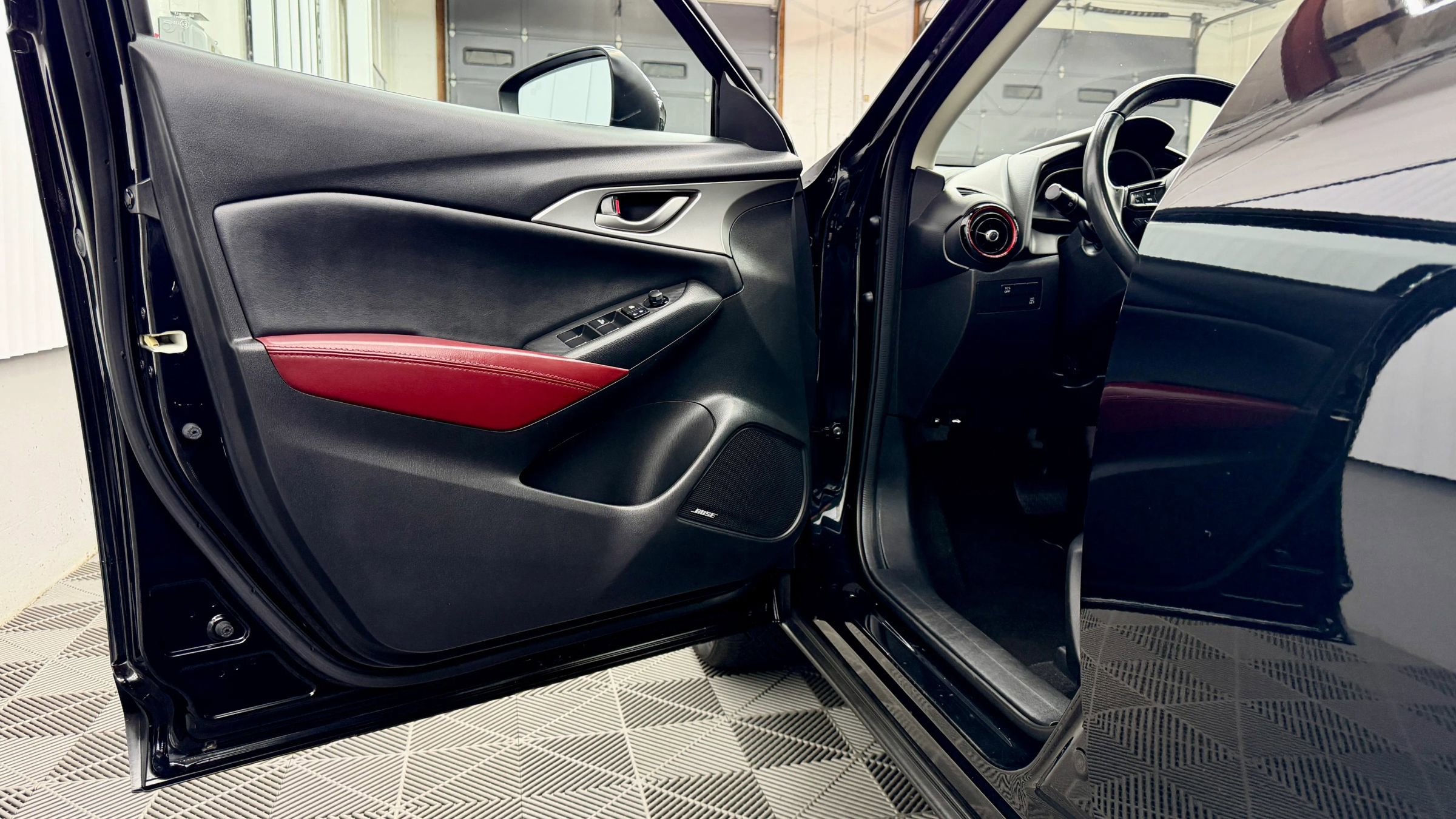 Used 2018 MAZDA CX-3 Touring w/ Preferred Equipment Package image 5