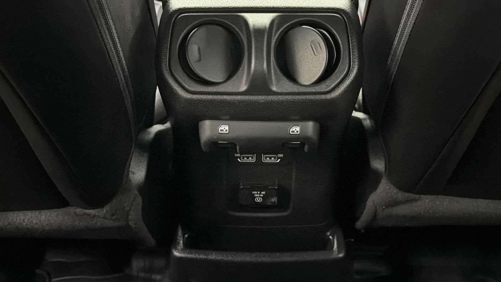 Used 2023 Jeep Wrangler Unlimited Sahara w/ Cold Weather Group AWD/4WD image 34
