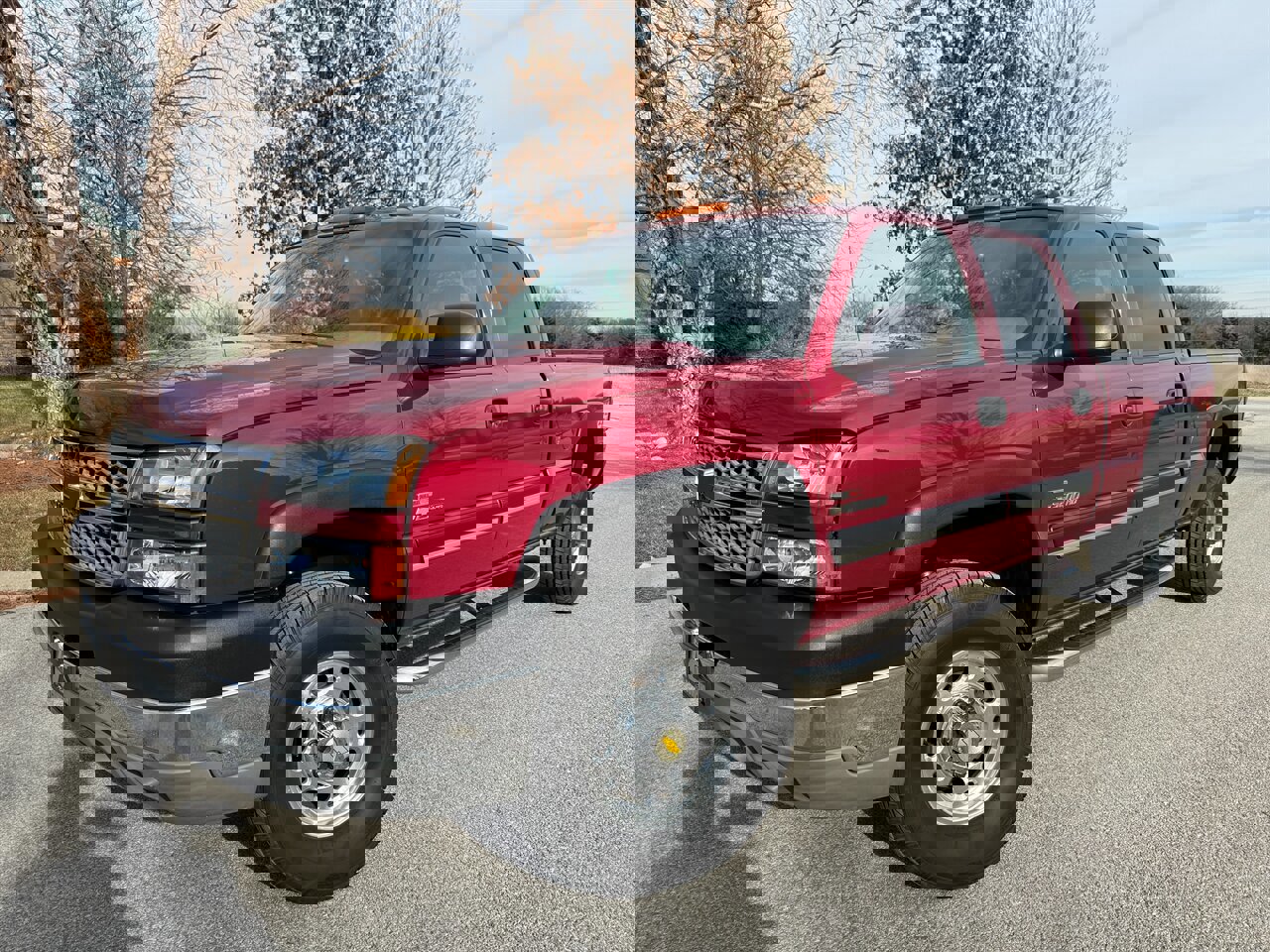 Used 2005 Chevrolet Silverado 2500 LT w/ Heavy-Duty Power Package image 1