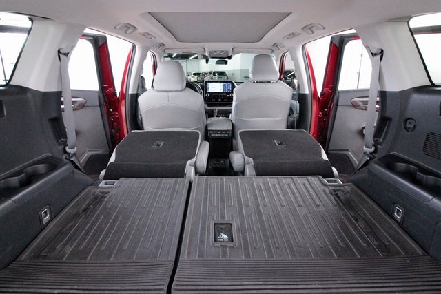 Used 2020 Toyota Highlander Limited Platinum image 31