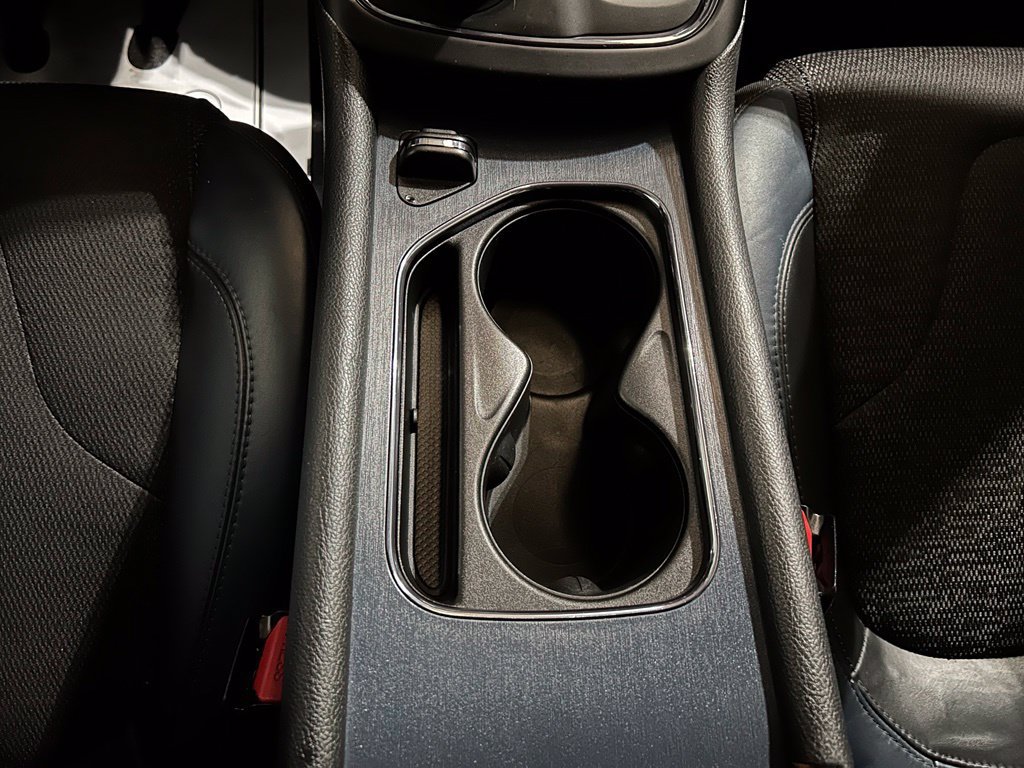 Used 2016 Chrysler 200 S FWD image 30