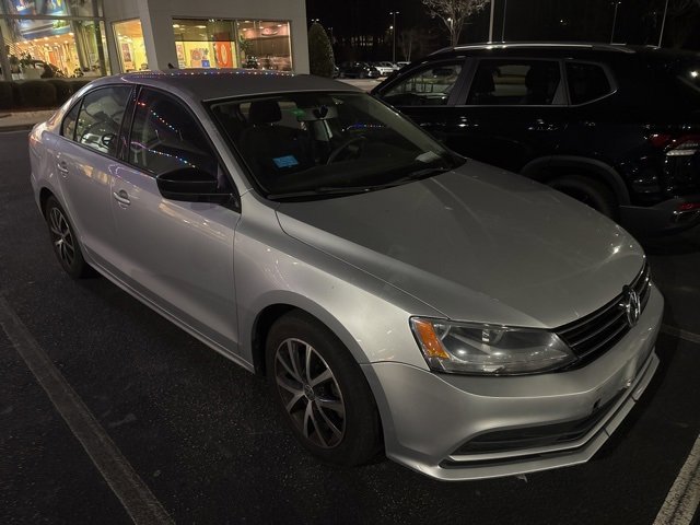 Used 2016 Volkswagen Jetta SE image 4