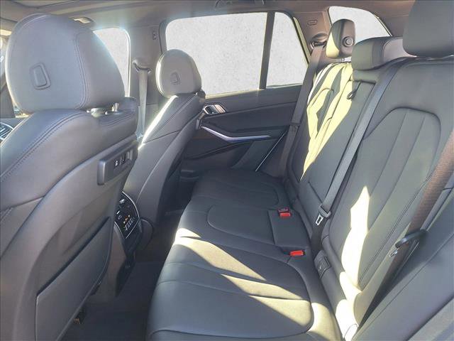 Used 2022 BMW X5 xDrive40i w/ Parking Assistance Package image 16