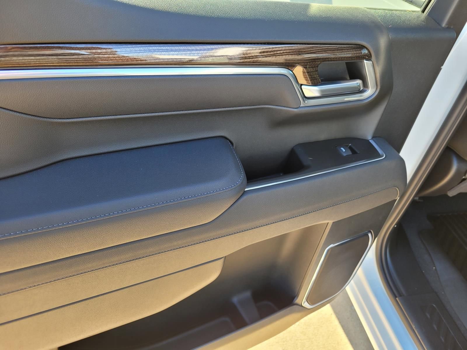 New 2026 Chevrolet Silverado 1500 LT w/ Leather Package RWD image 7