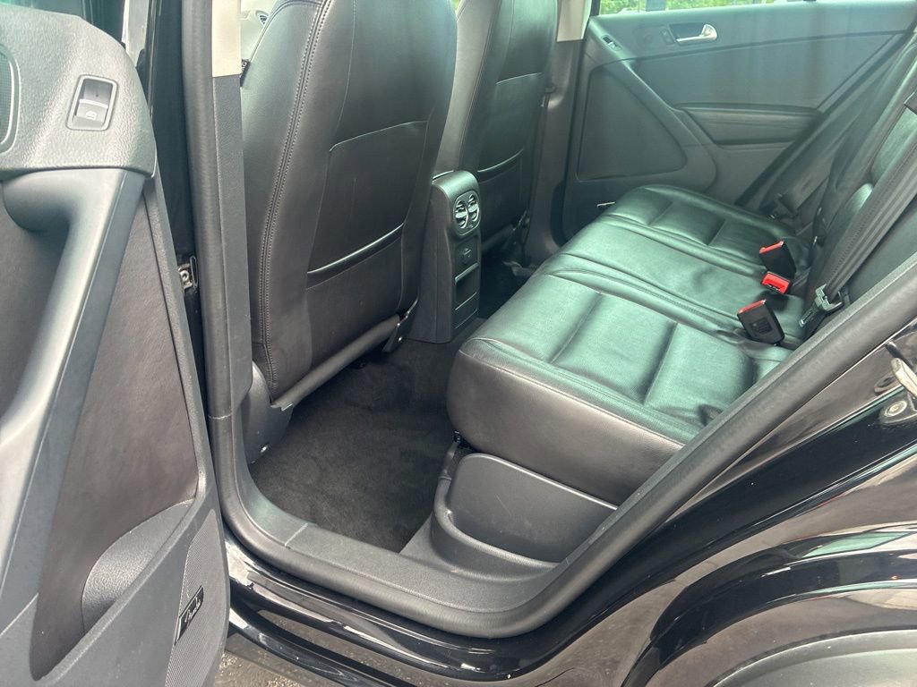 Used 2016 Volkswagen Tiguan SEL AWD/4WD image 7