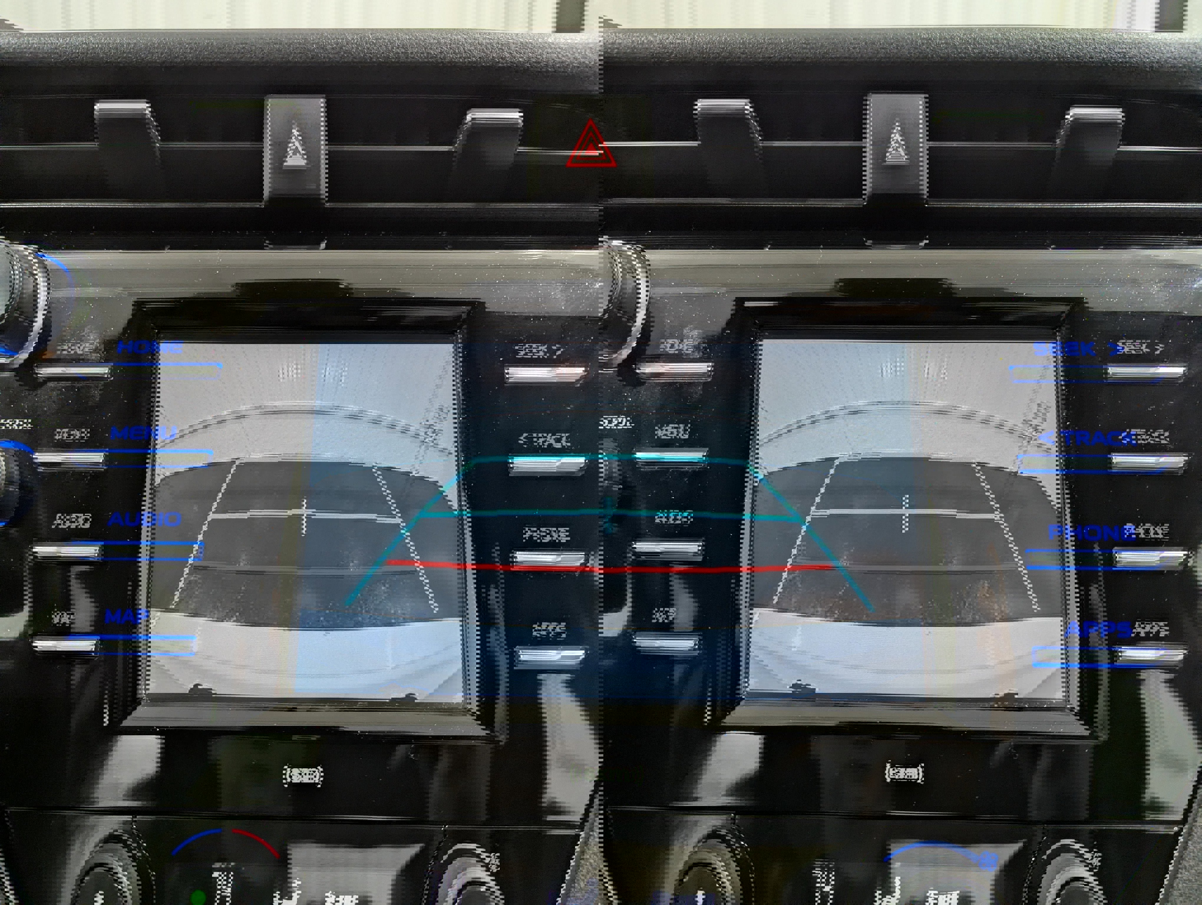 Used 2020 Toyota Camry SE image 19