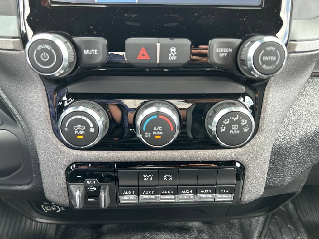 New 2027 RAM 3500 Tradesman w/ Chrome Appearance Group A AWD/4WD image 14