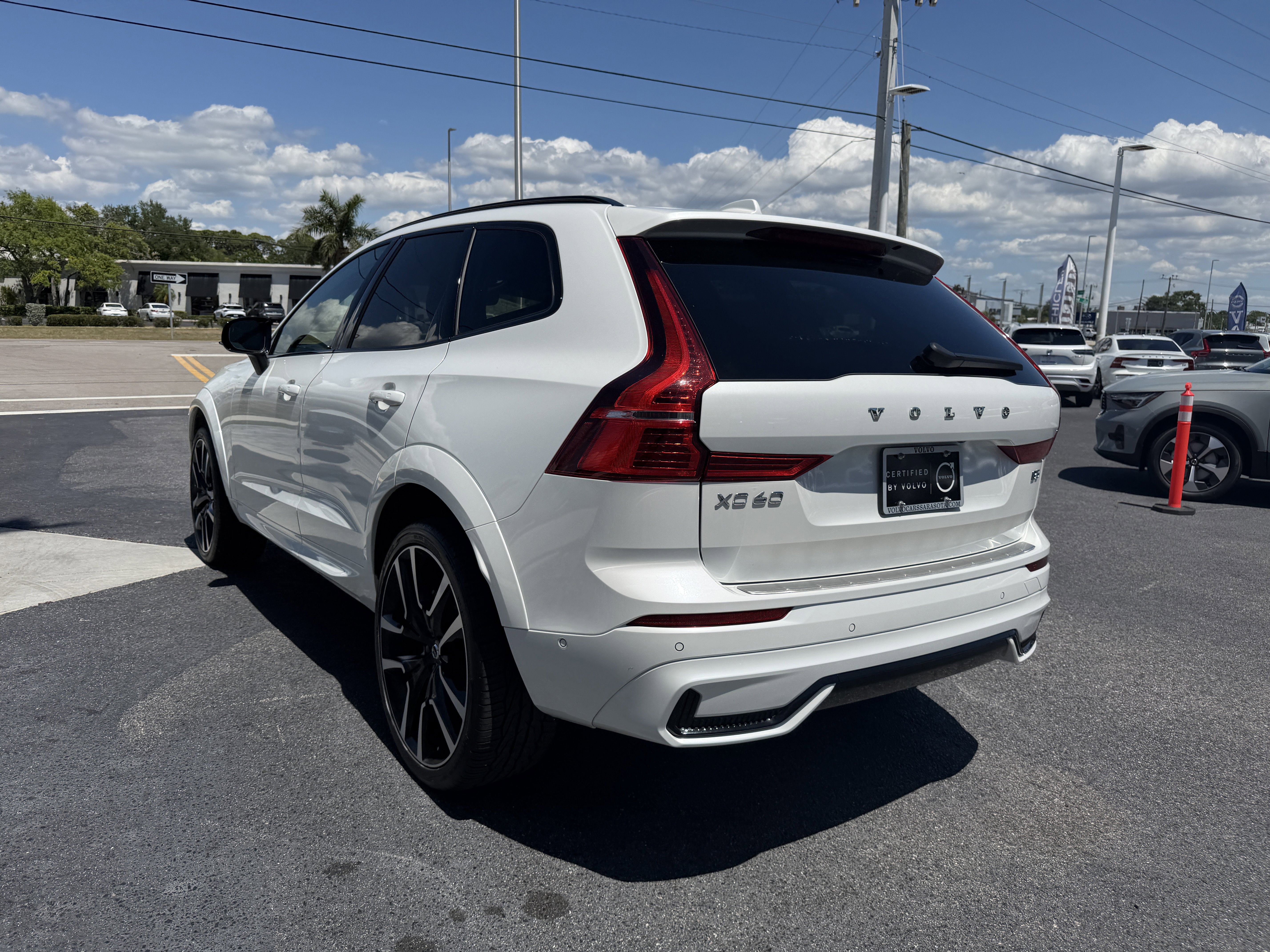 Certified 2023 Volvo XC60 B5 Ultimate FWD image 5