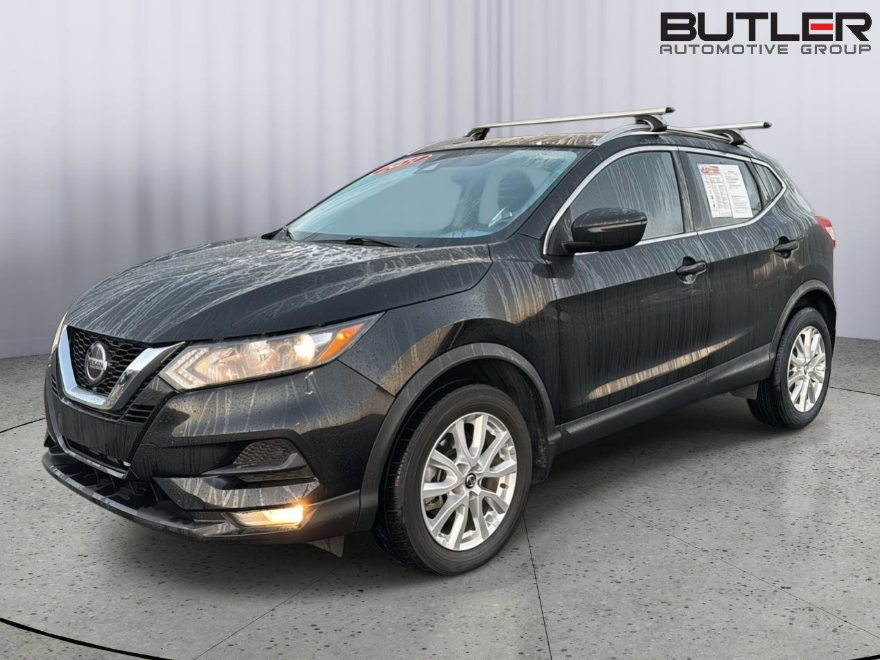 Used 2021 Nissan Rogue Sport SV image 2