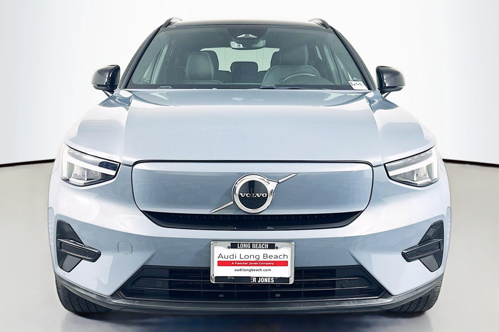 Used 2023 Volvo XC40 Recharge Core AWD/4WD image 2