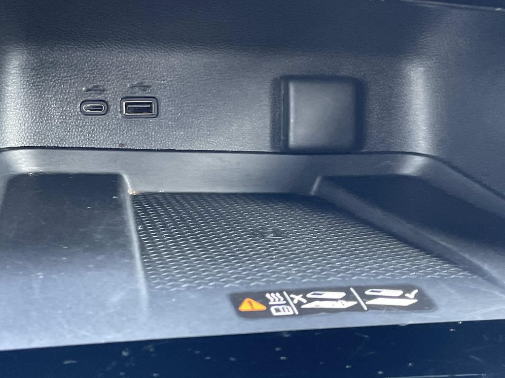 Used 2024 Chevrolet Traverse LT w/ LPO, Floor Liner Package FWD image 25