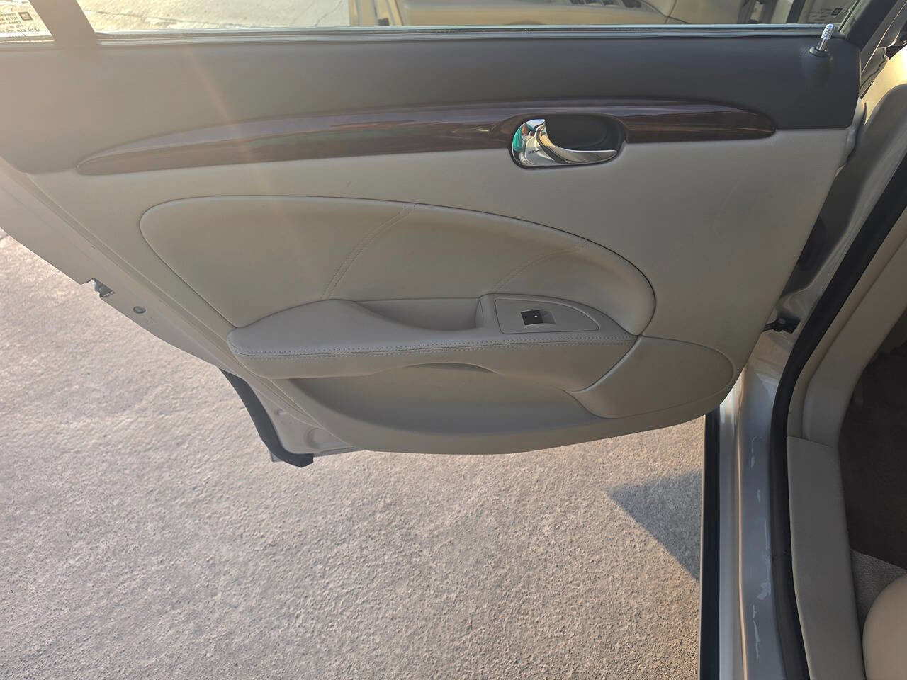 Used 2009 Buick Lucerne CXL w/ Driver Confidence Package image 20