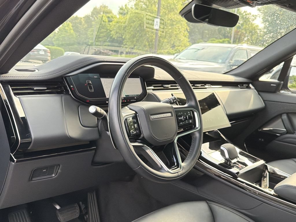 Used 2025 Land Rover Range Rover Sport AWD/4WD image 10