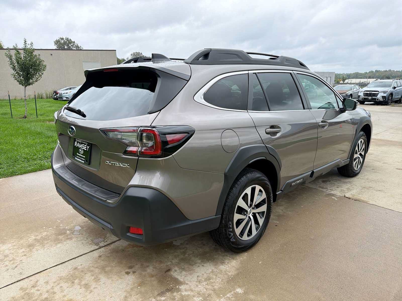 Certified 2024 Subaru Outback Premium AWD/4WD image 6