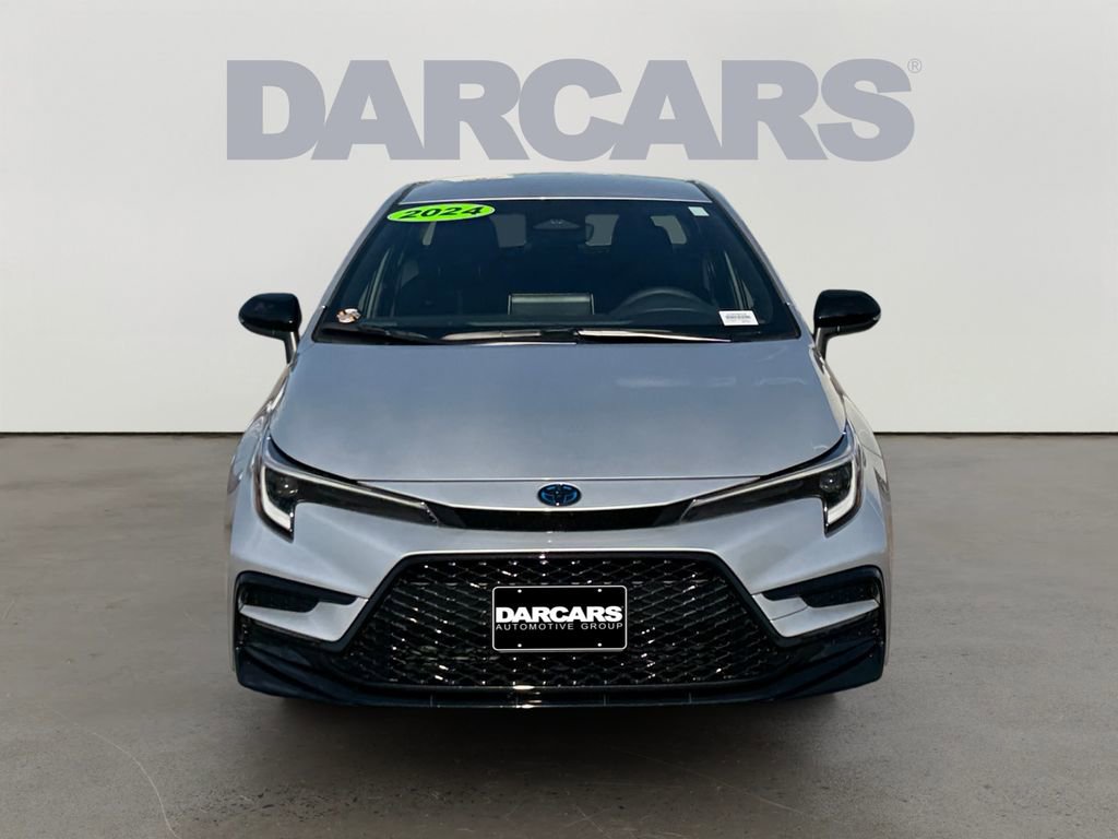 Used 2024 Toyota Corolla SE w/ Convenience Package FWD image 2