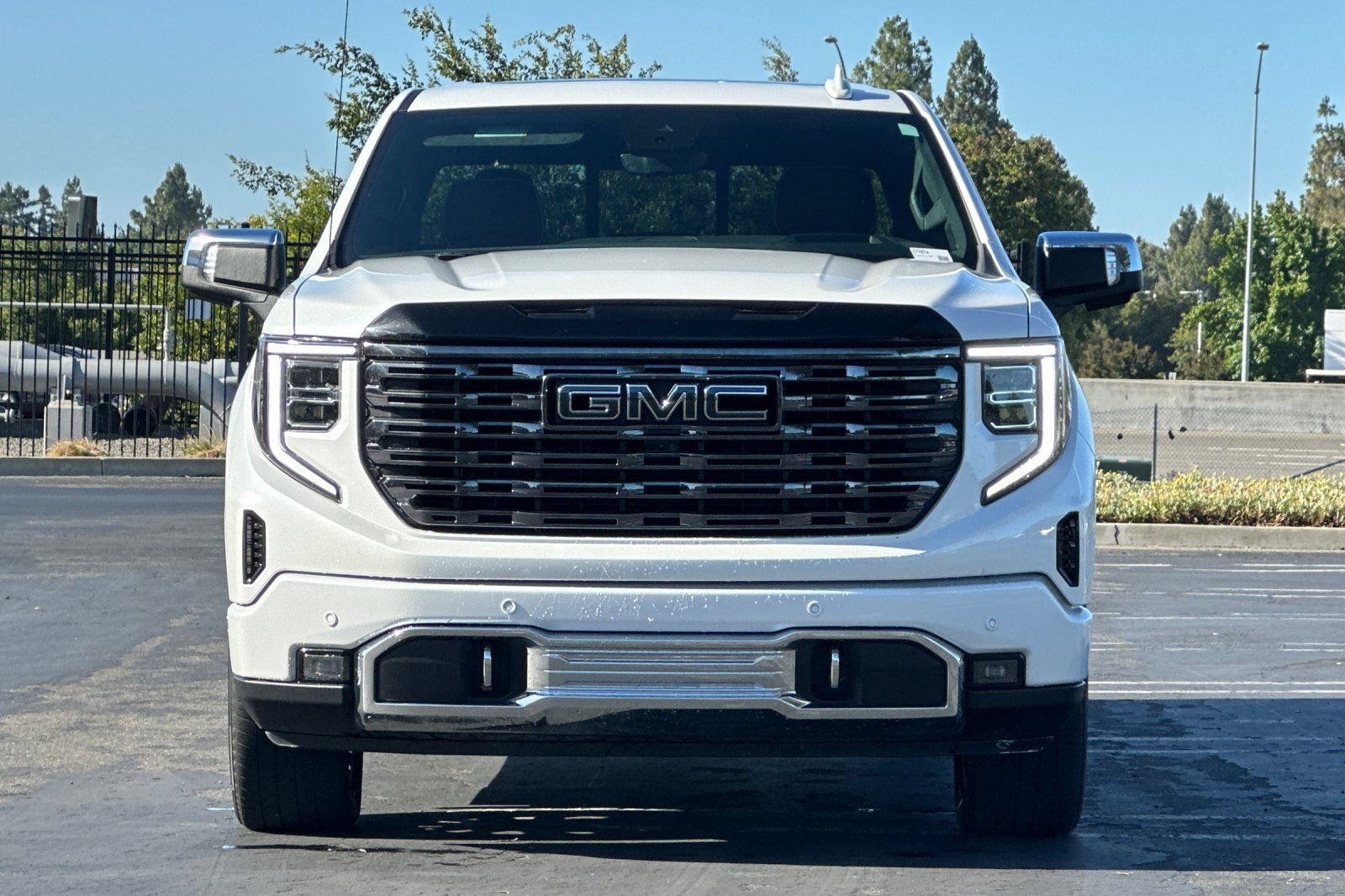 Used 2025 GMC Sierra 1500 Denali Ultimate AWD/4WD image 9