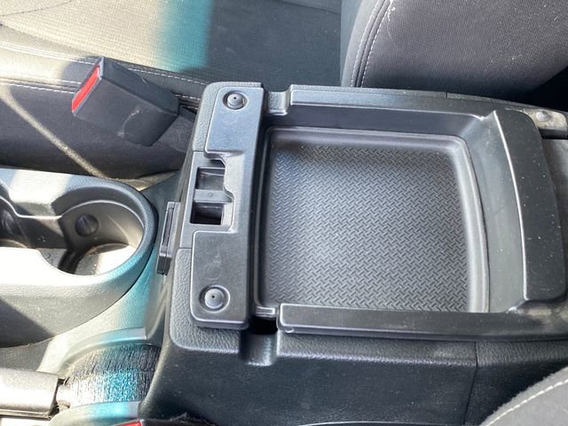 Used 2018 Jeep Wrangler Unlimited Sahara AWD/4WD image 13