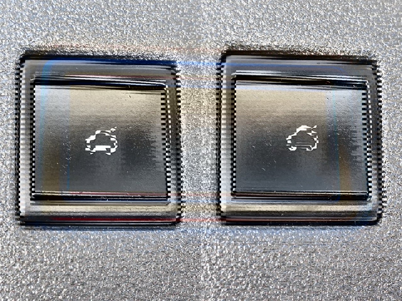 Used 2018 Volkswagen Tiguan SEL image 29