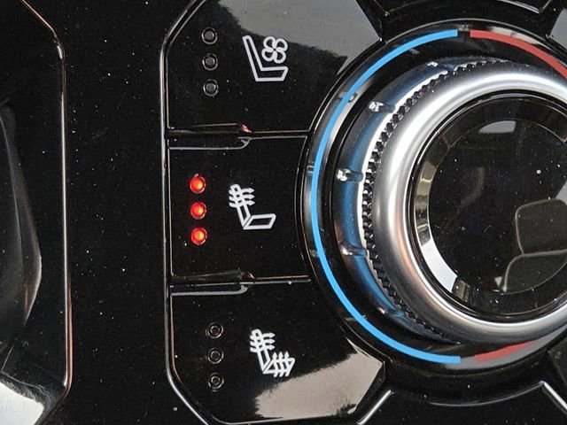 Used 2025 GMC Sierra 1500 AT4X image 7