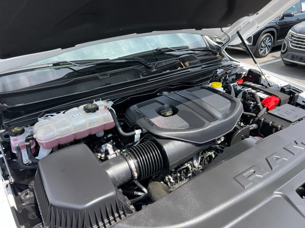 Used 2025 RAM 1500 Big Horn AWD/4WD image 12