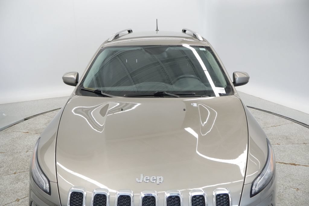 Certified 2016 Jeep Cherokee Latitude w/ Cold Weather Group FWD image 13