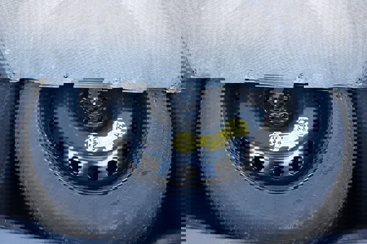 Used 2018 Land Rover Range Rover Velar R-Dynamic SE image 53