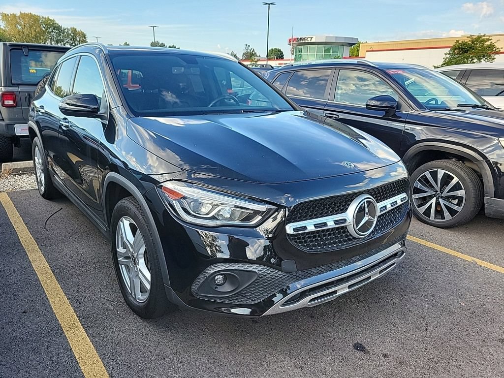 Used 2021 Mercedes-Benz GLA 250 4MATIC w/ Premium Package image 3