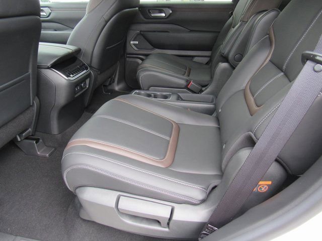 New 2026 Nissan Armada SL w/ Captain's Chari Seat Package image 12