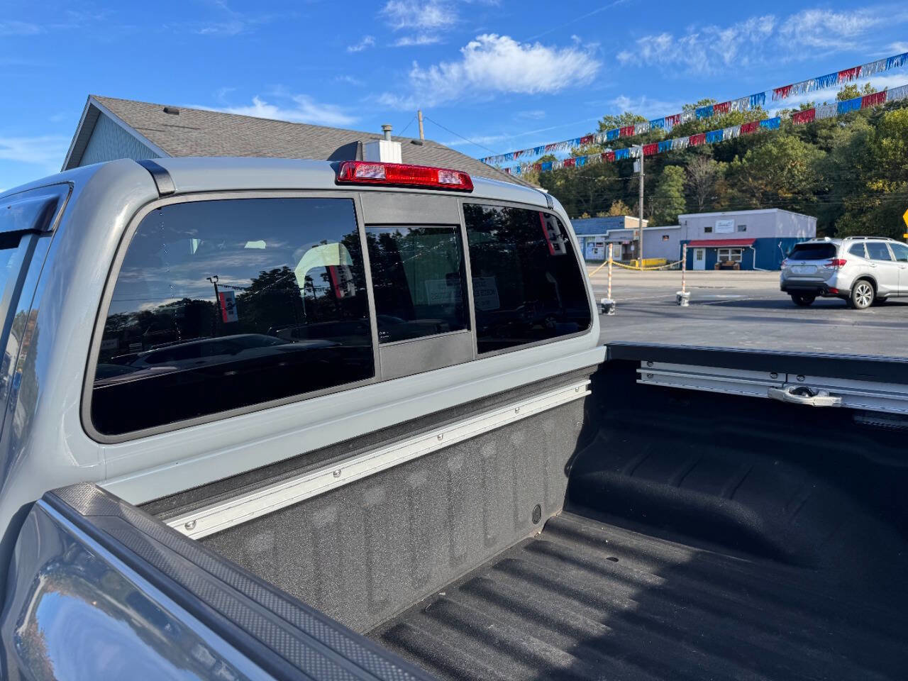 Used 2022 Nissan Frontier PRO-4X image 12