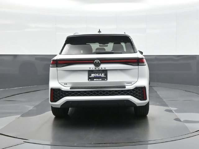 New 2026 Volkswagen Tiguan SE R-Line AWD/4WD image 6
