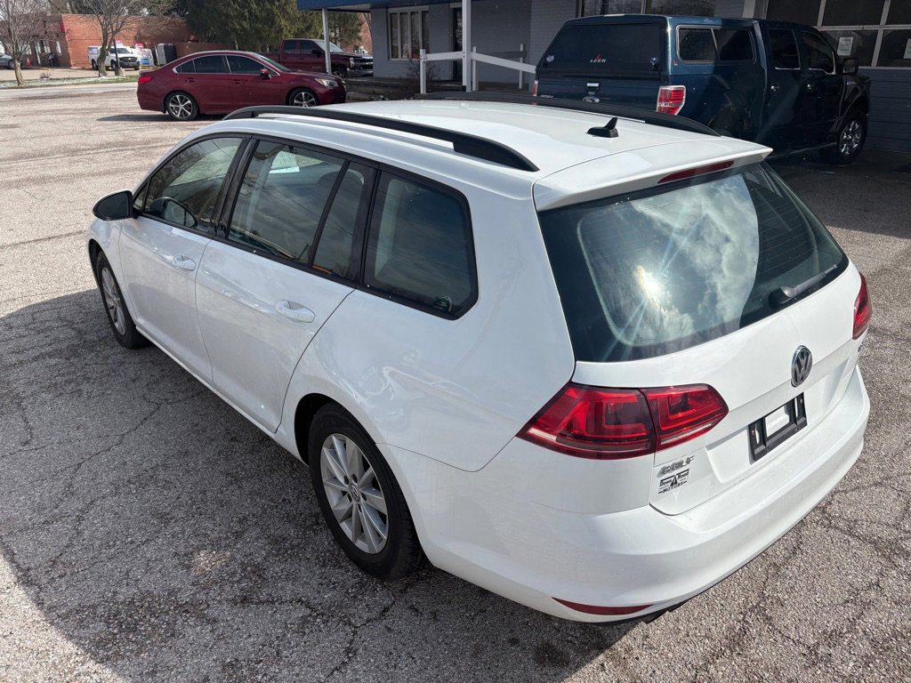Used 2016 Volkswagen Golf S image 6