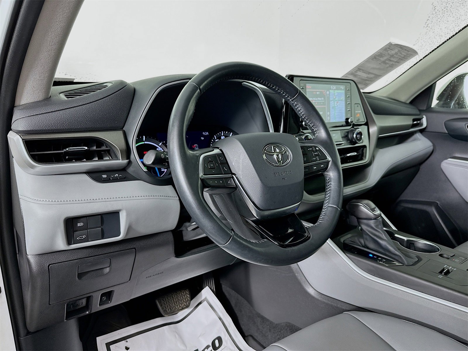 Certified 2021 Toyota Highlander XLE image 9