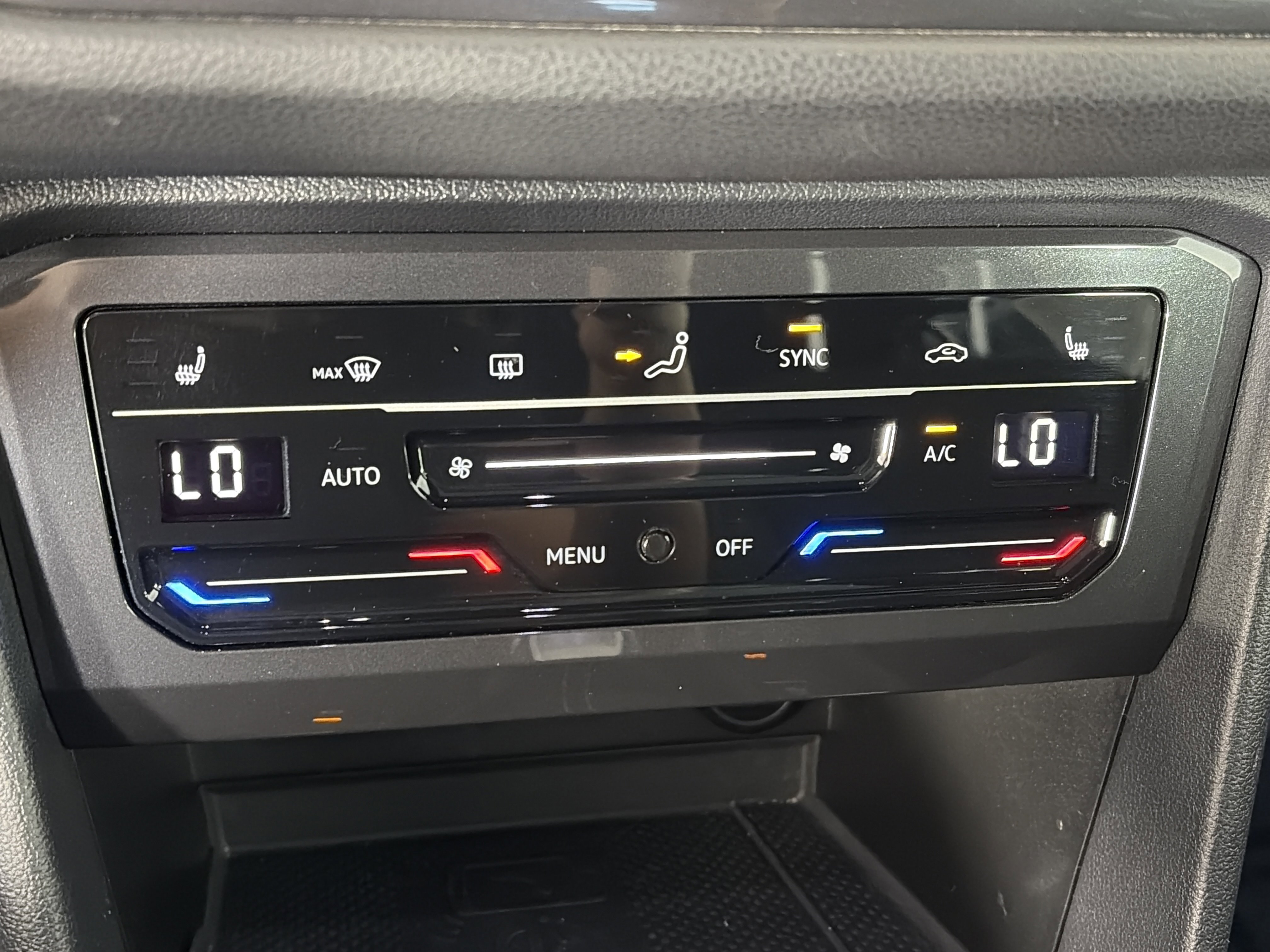 Used 2023 Volkswagen Tiguan SE R-Line FWD image 20