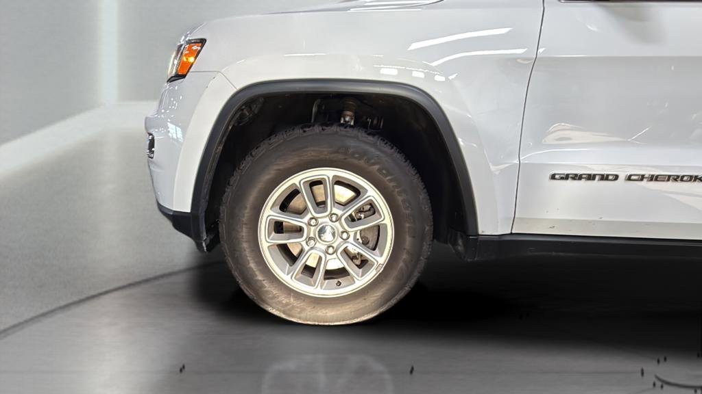 Used 2019 Jeep Grand Cherokee Laredo image 30
