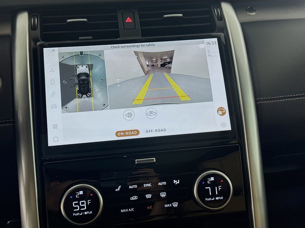 New 2025 Land Rover Discovery Dynamic SE image 14