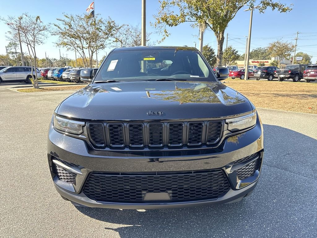 New 2025 Jeep Grand Cherokee Altitude AWD/4WD image 8
