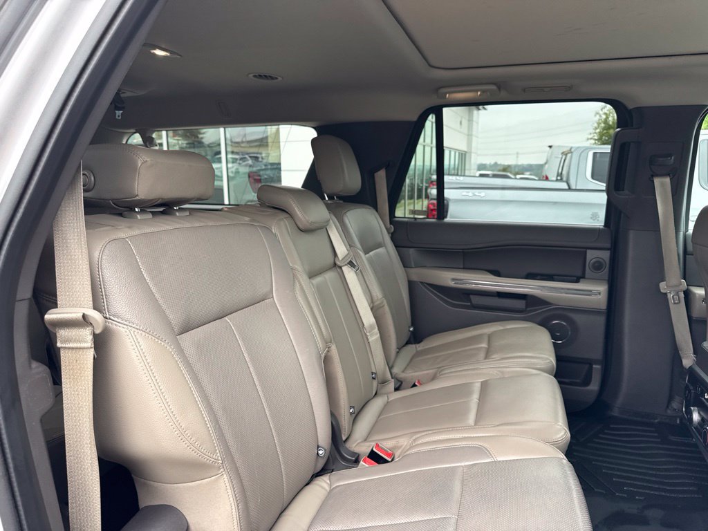 Used 2018 Ford Expedition Max XLT w/ Equipment Group 201A AWD/4WD image 22