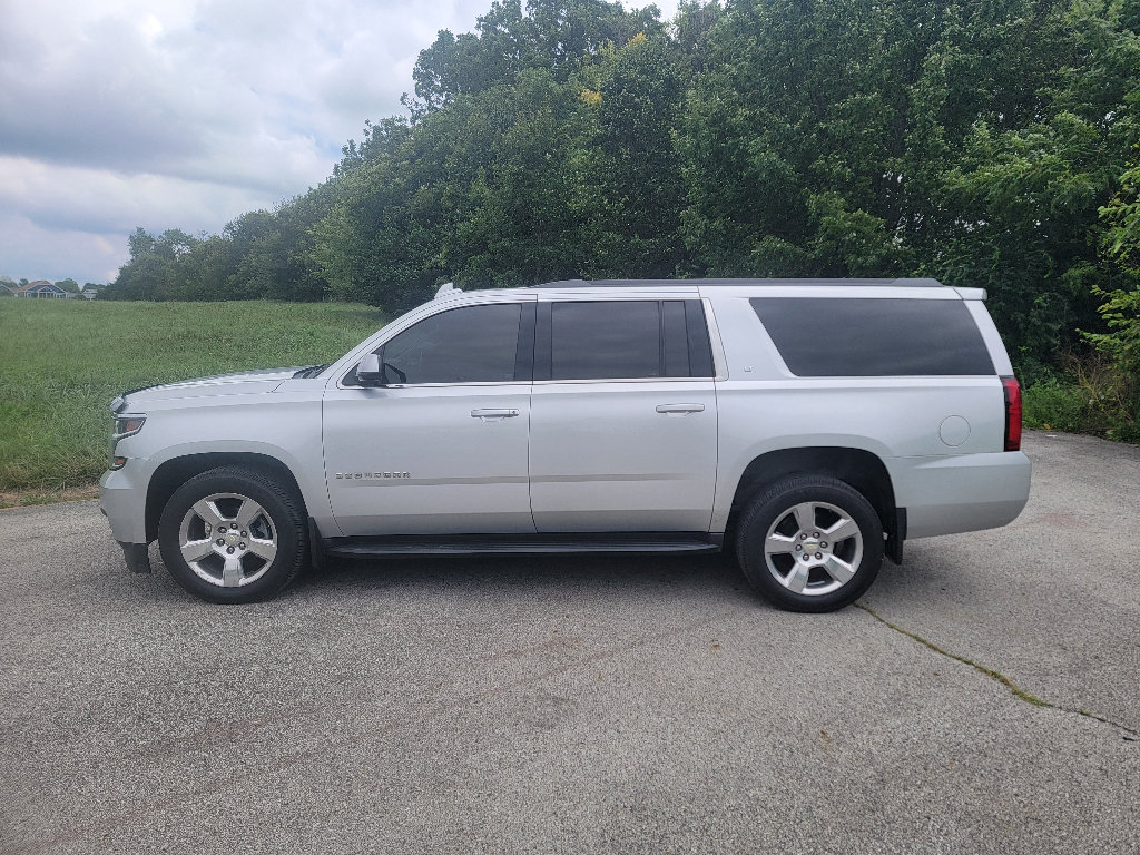 Used 2017 Chevrolet Suburban LT AWD/4WD image 5