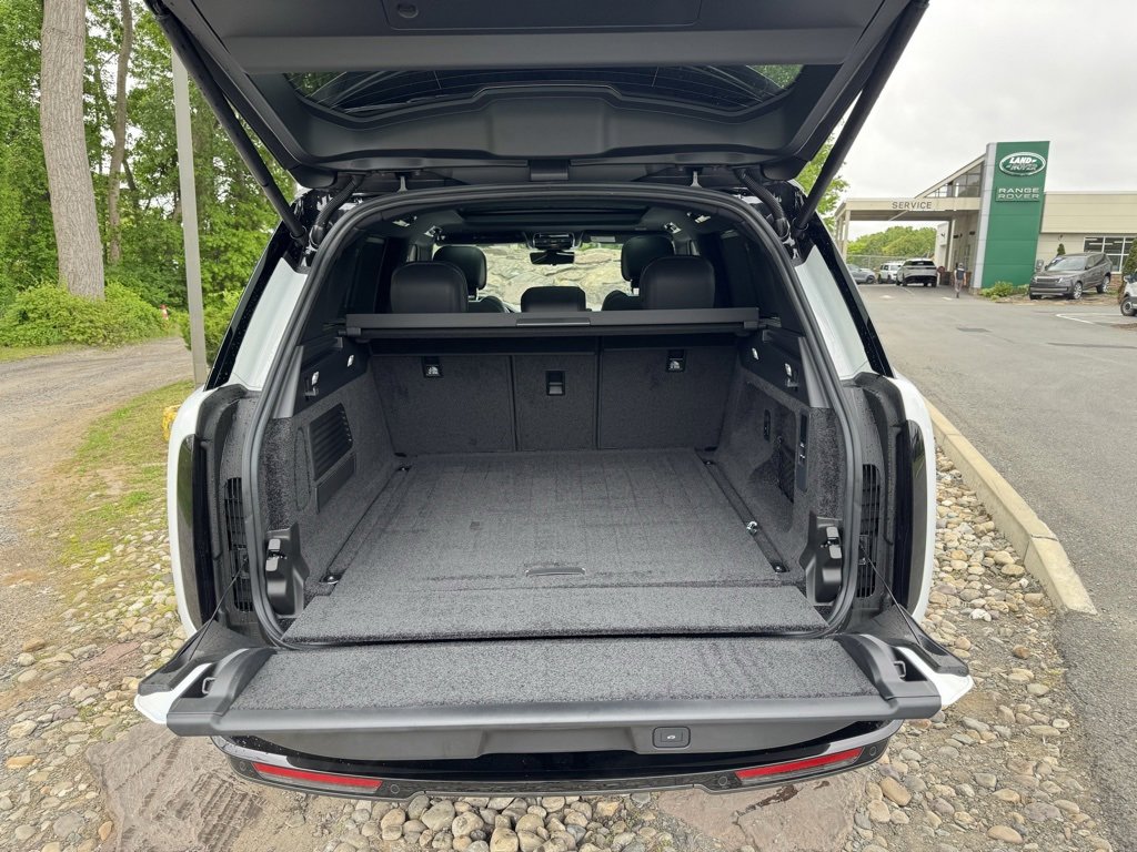 New 2025 Land Rover Range Rover SE image 34