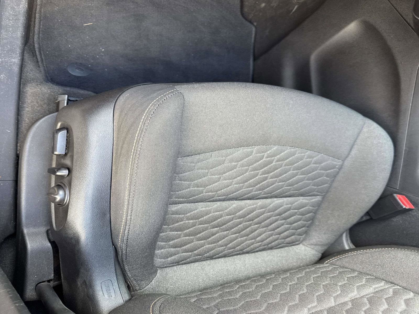 Used 2018 Chevrolet Equinox LT image 19