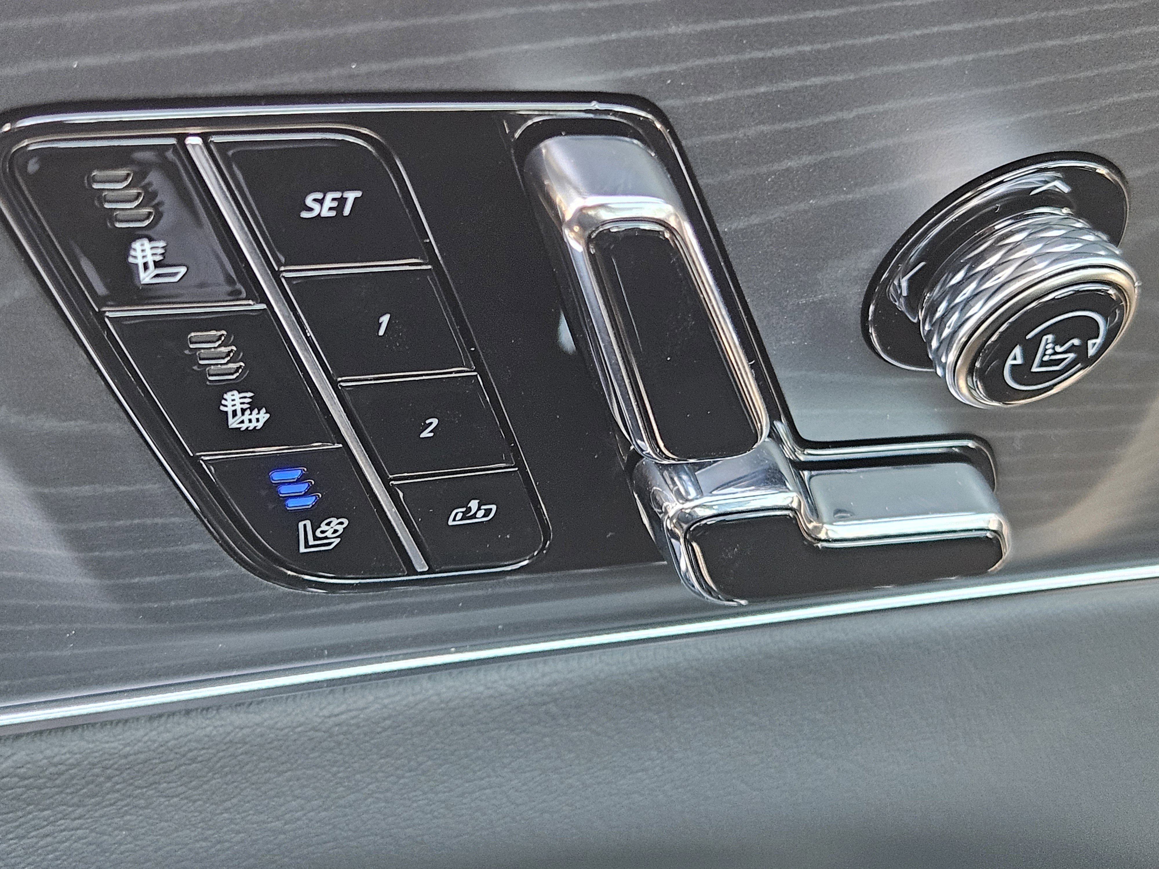 New 2026 Cadillac Lyriq V image 20