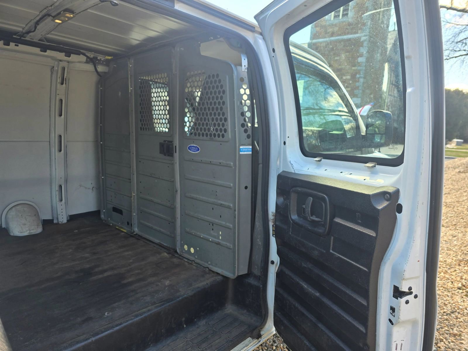 Used 2019 Chevrolet Express 3500 RWD image 9