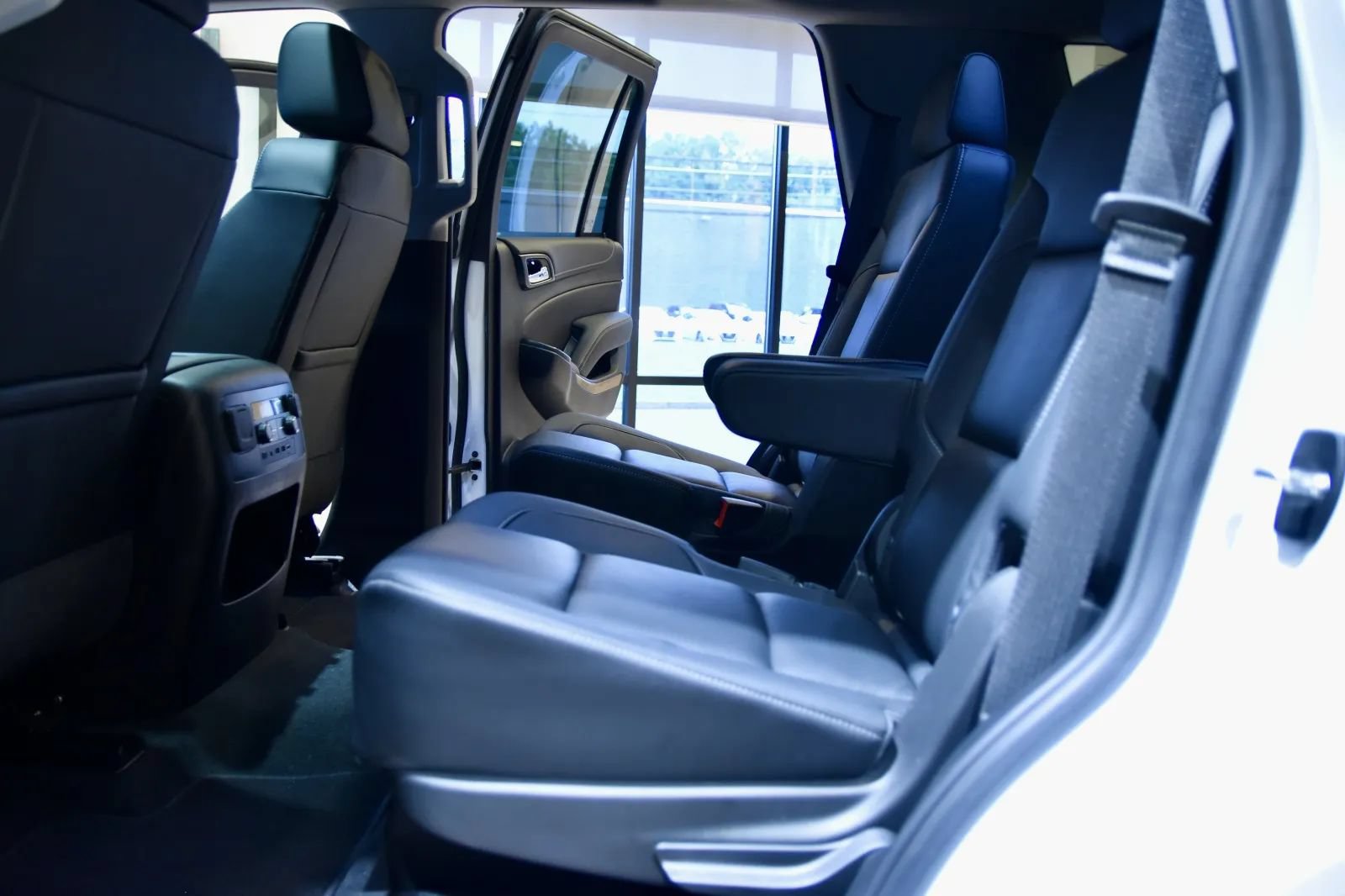 Used 2019 Chevrolet Tahoe Premier AWD/4WD image 23