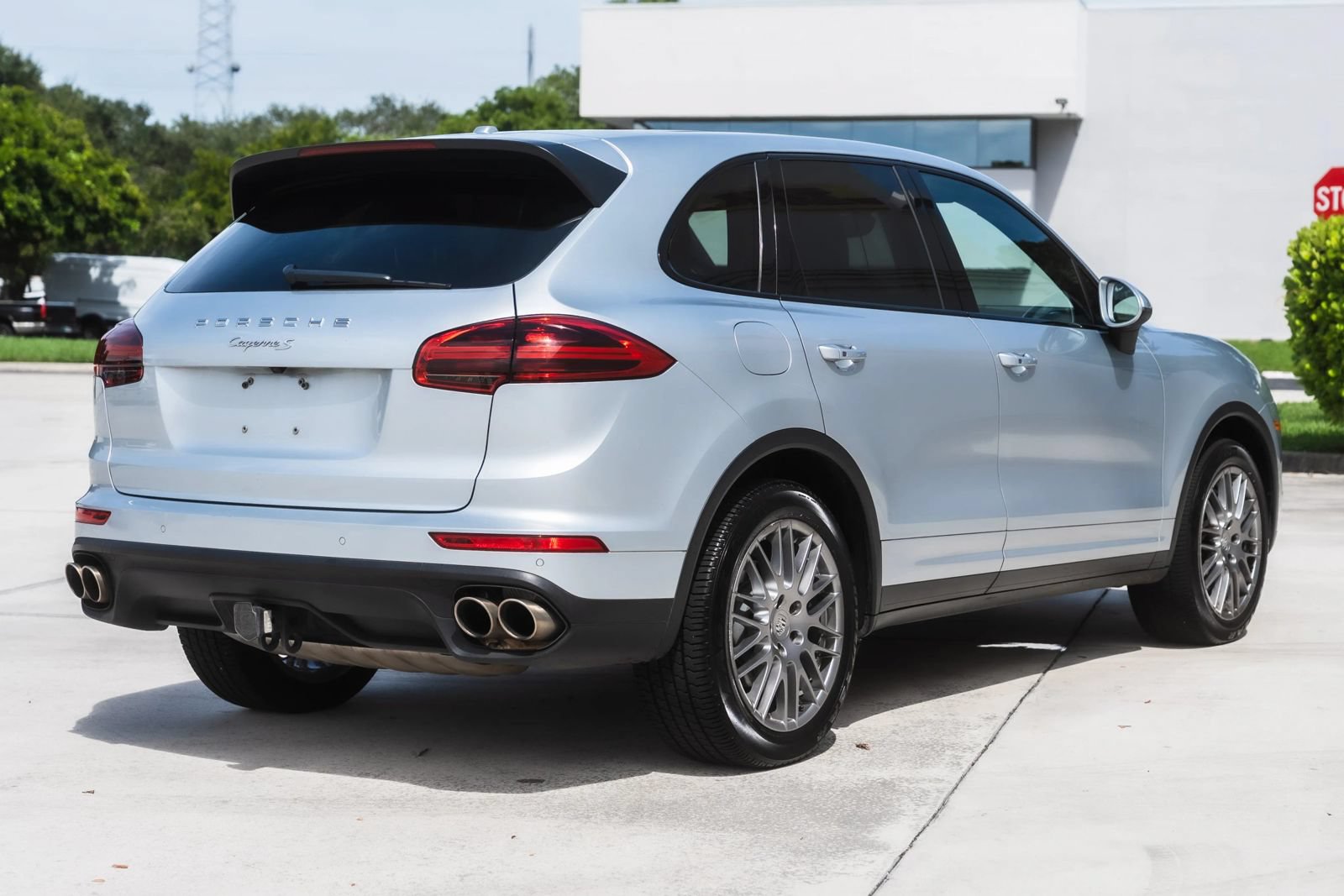 Used 2016 Porsche Cayenne S AWD/4WD image 6