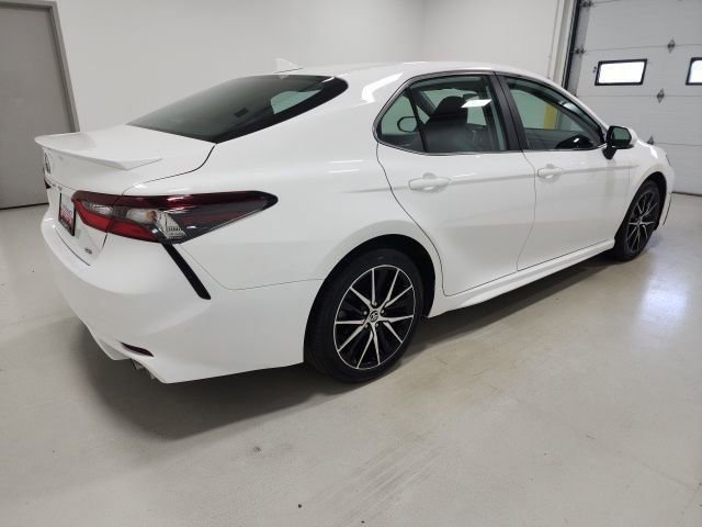 Used 2024 Toyota Camry SE FWD image 11