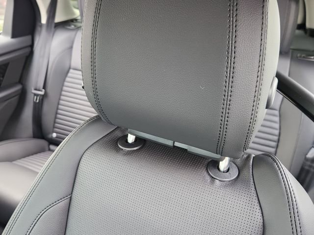 New 2025 Land Rover Discovery Sport S image 25