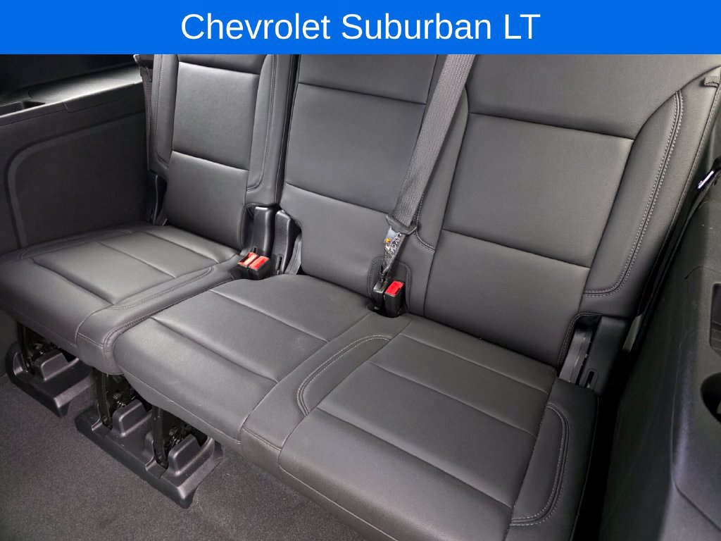 Used 2025 Chevrolet Suburban LT w/ Comfort Package RWD image 16