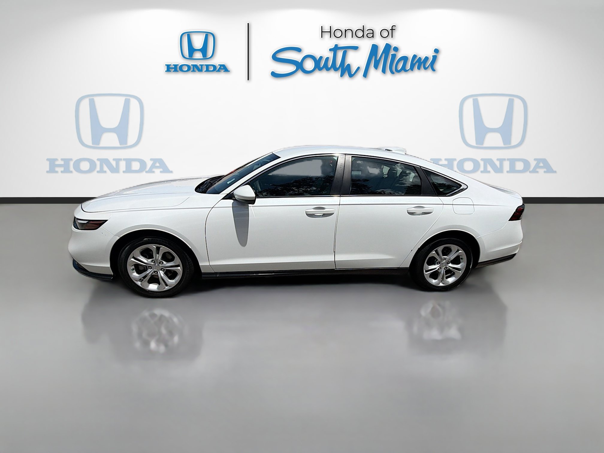 Used 2023 Honda Accord LX image 4