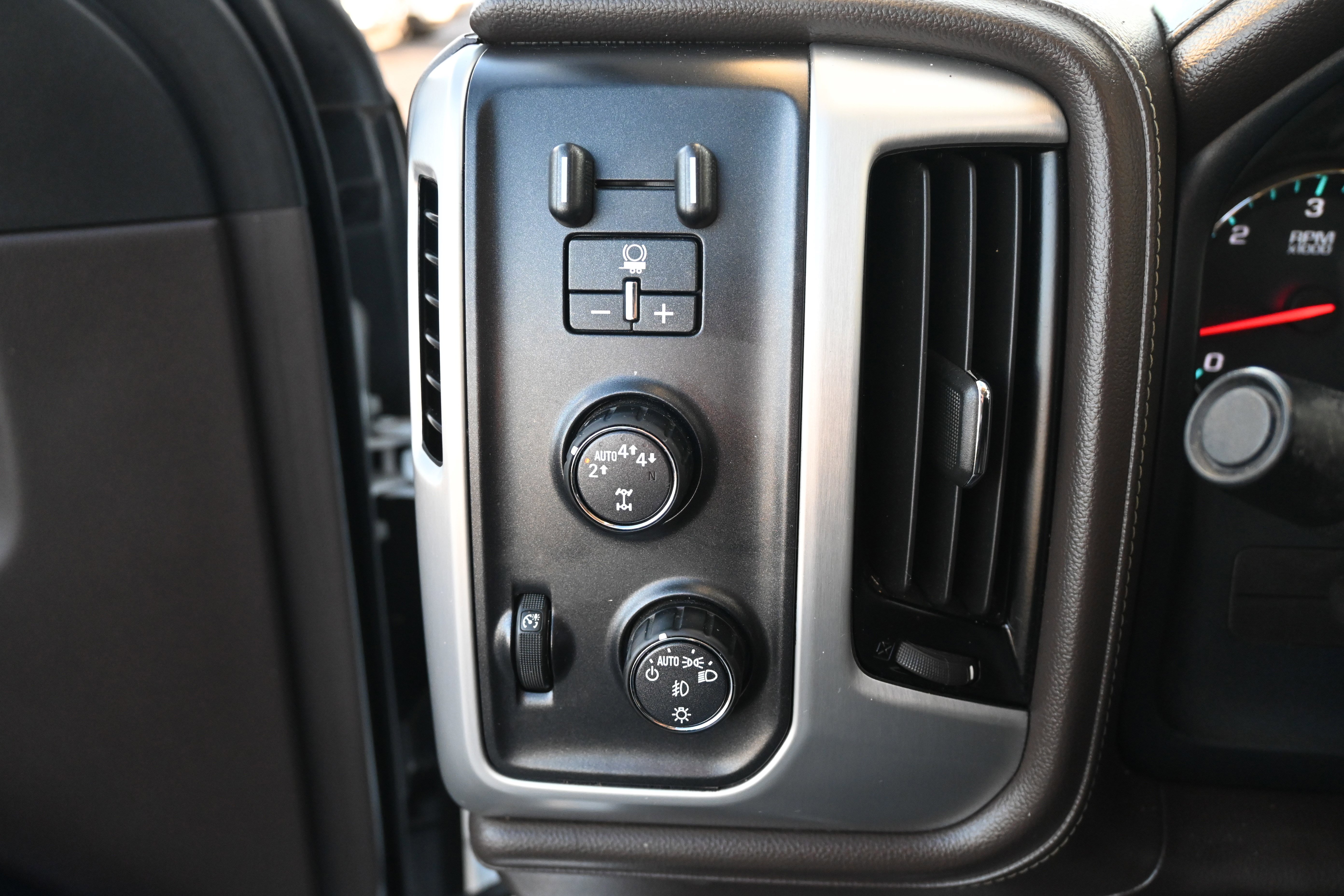 Used 2018 GMC Sierra 1500 SLT image 29