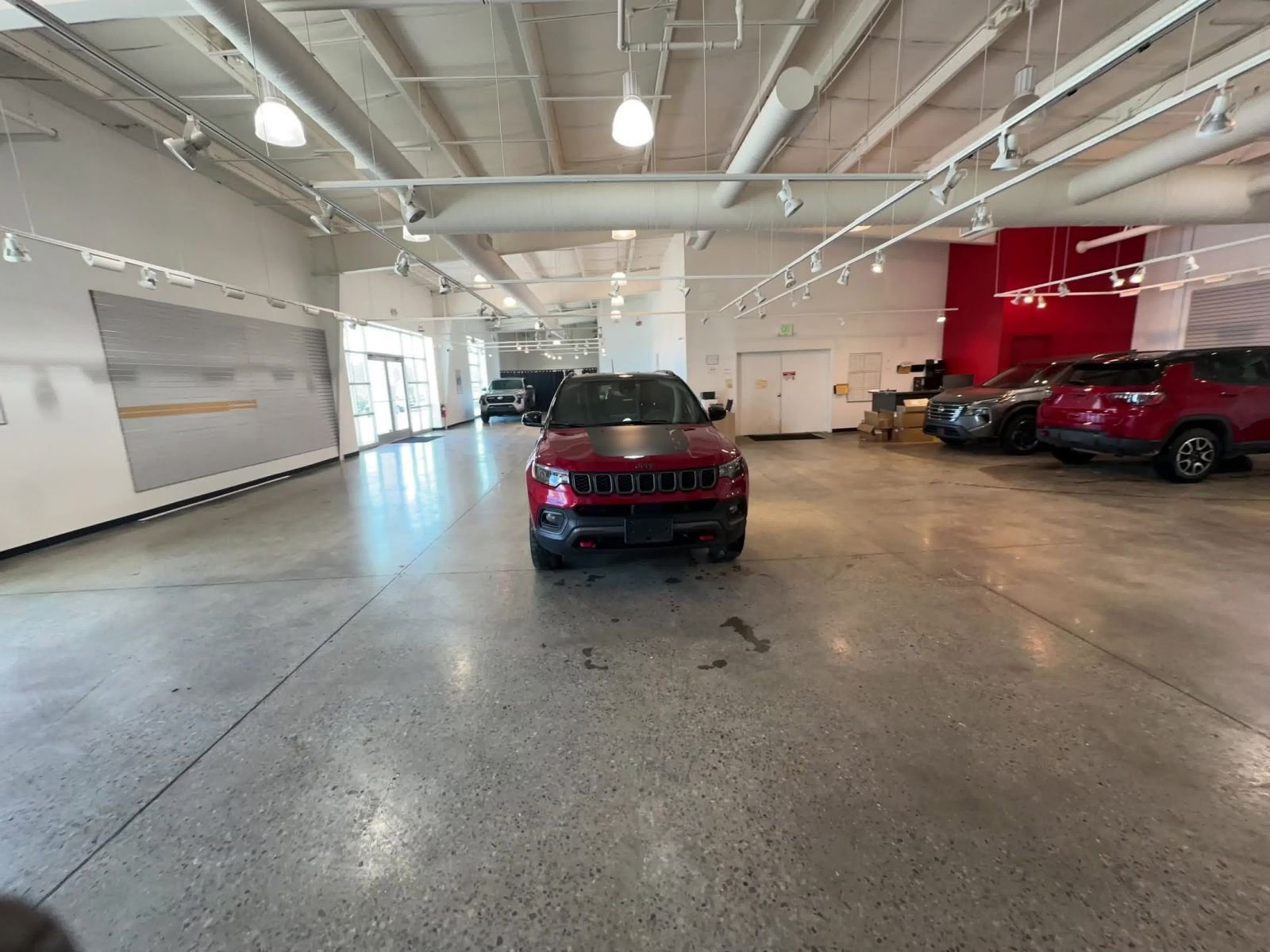 Used 2025 Jeep Compass Trailhawk AWD/4WD image 16